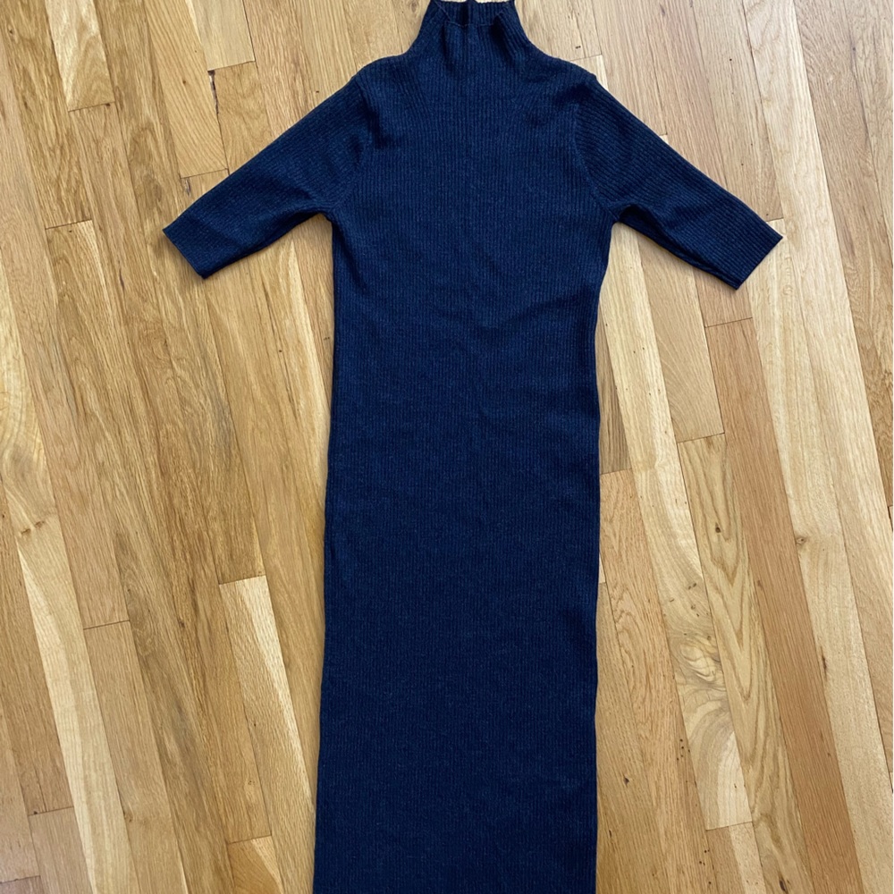 Hatch maternity dress - sz 2 gently worn- looks fantastic on!